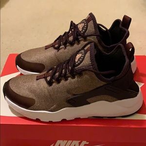 Women’s Air Huarache Run Ultra SE